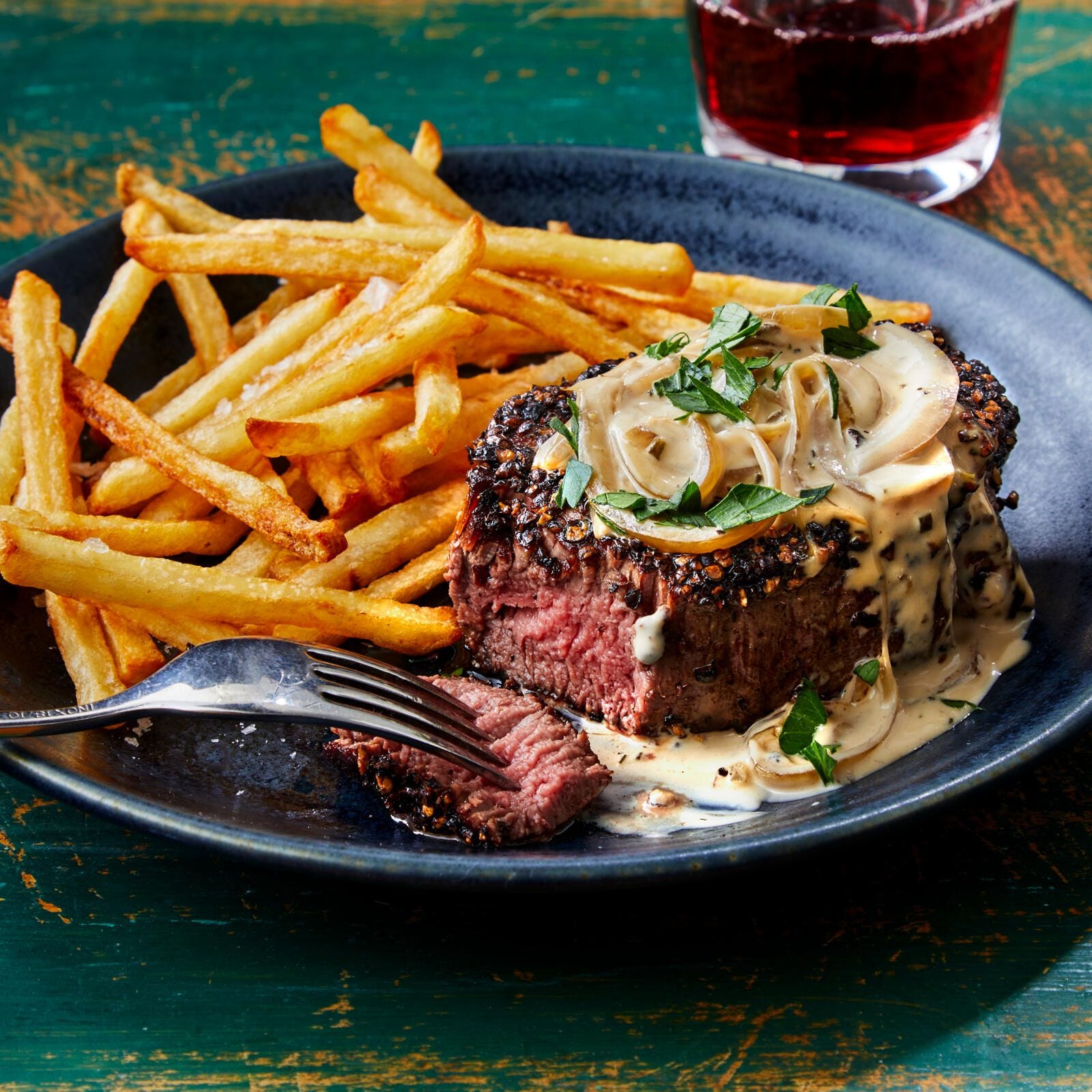 Tökéletesen sült steak körettel